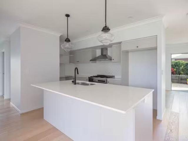 New 6 Ministerial Court, JONES HILL, QLD 4570 House for Rent