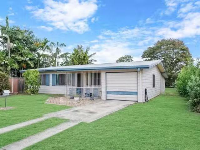 Just in! 6 Snelling Street, Park Avenue, QLD 4701