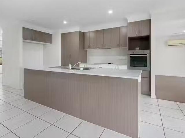 Deal! 6 Wentworth Place, Glen Eden, QLD 4680