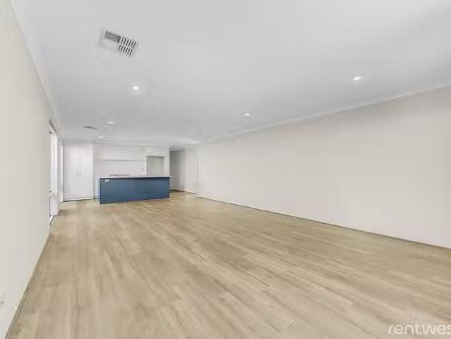 Charming 6A Caliban Way, Coolbellup, WA 6163