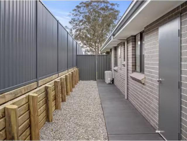 Cheap 6A Castleton Close, Farley Townhouse for rent Listed by.