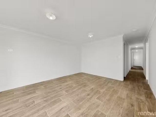 Charming 6A Gambier Grove, Eglinton, WA 6034