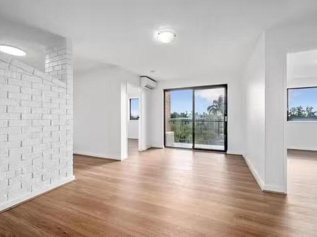 Deal! 7/46 King George Street, Victoria Park, WA 6100