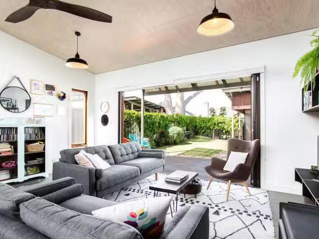 Cozy 74 Wellington Street, Port Adelaide, SA 5015