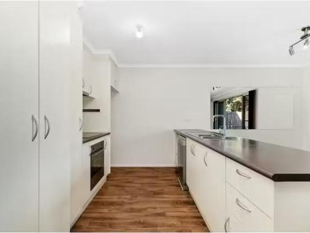 Nice 77 Mary Gillespie Avenue, Gungahlin Townhouse for rent L.