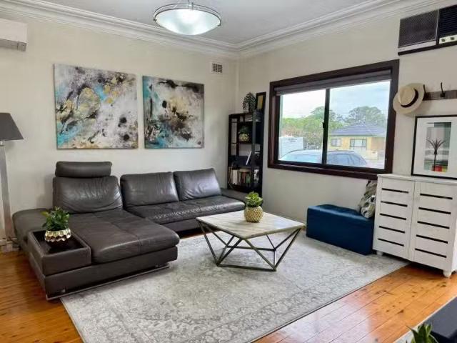 Nice 77 Fitzwilliam Road, Toongabbie House for rent Listed by.