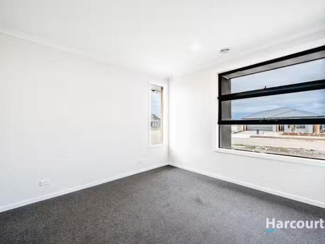 Cheap 78 Brown Boulevard, DONNYBROOK, VIC 3064 House for Rent