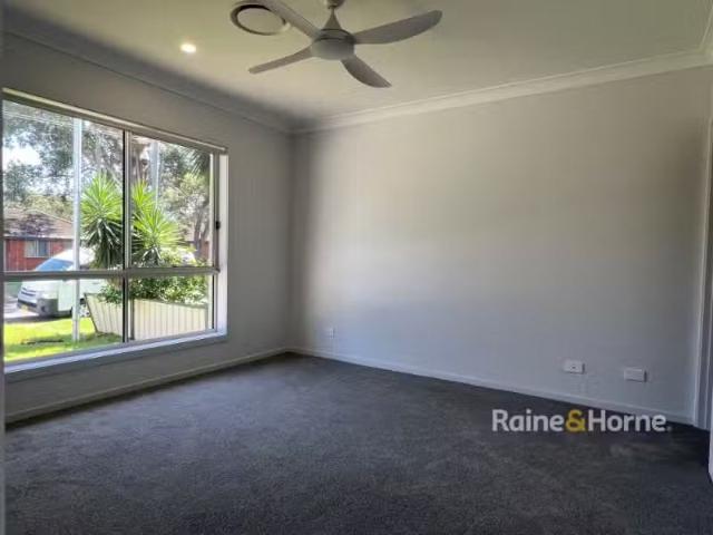 New 70 Glenn st, UMINA BEACH House for rent Listed by Jess Wa.