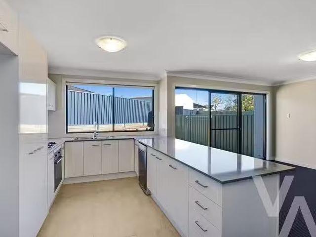 For Rent! 7/25 Mort Street, Shortland, NSW 2307