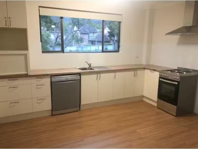 Nice 7/2 The Avenue, Corrimal Apartment for rent Listed by An.