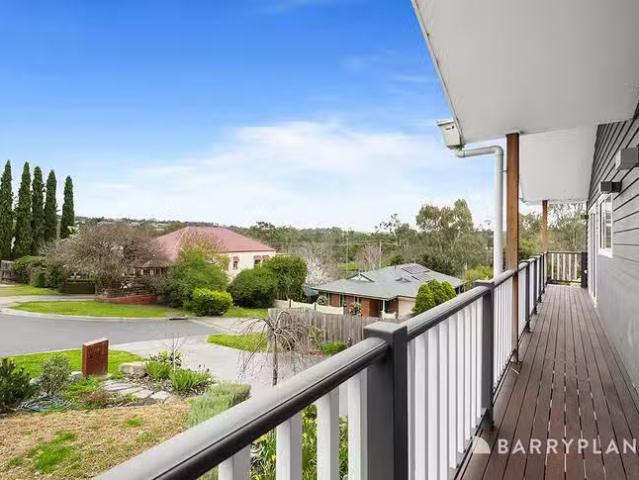 Nice 7 Cashins Mill Place, Lilydale, VIC 3140