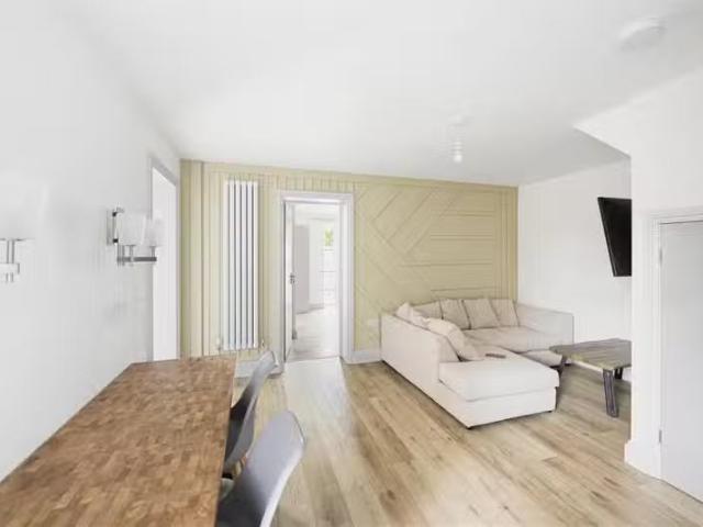 Cheap 7 BA 7 bedroom house for rent in Tilling Road, Bristol.
