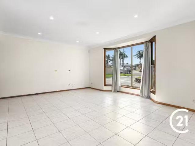 Deal! 7 Bartok Place, Bonnyrigg Heights NSW 2177
