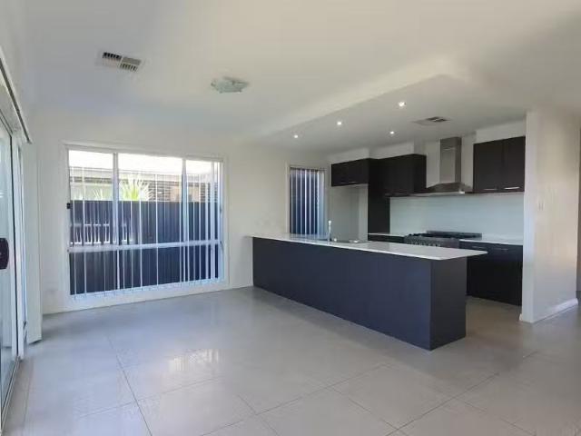 Deal! 7 Debenham Street, Oran Park House for rent Listed by L.