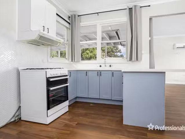 Charming 7 Felicia Street, Rangeway, WA 6530