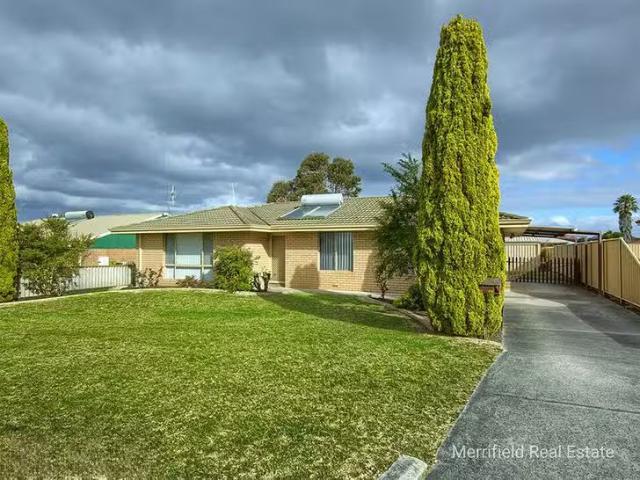 Cheap 7 Lorenzo Way, Orana, WA 6330