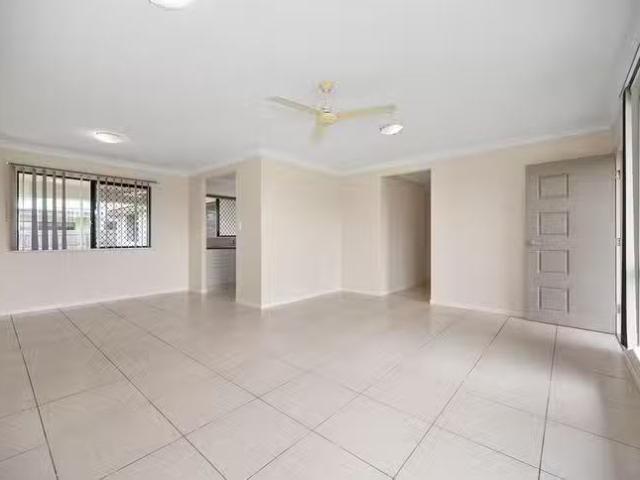 Deal! 7 Malibu Parade, Mount Louisa, QLD 4814