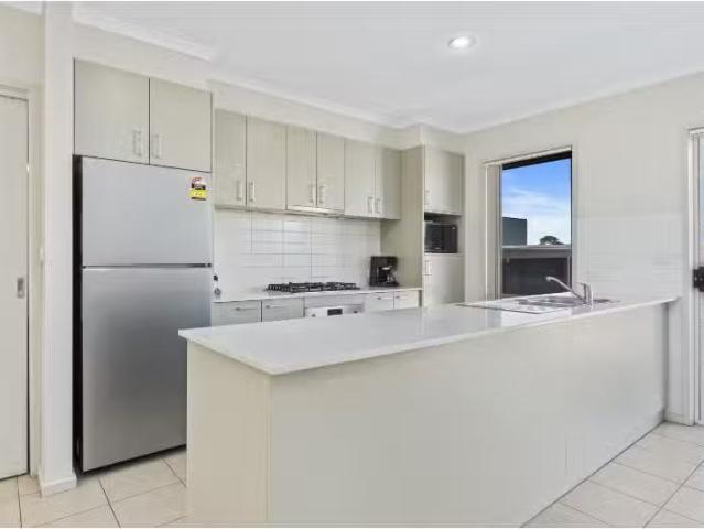 Unique 7 Murrjinelle Circuit, Bonner House for rent Listed by.