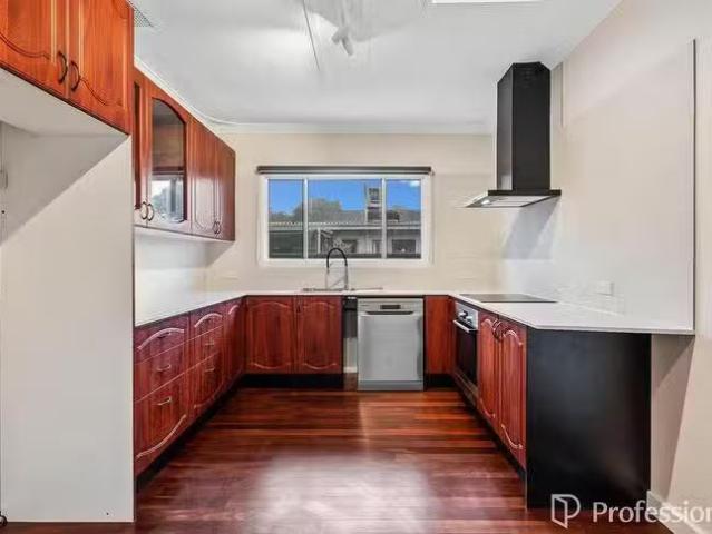 Nice 7 Warren Road, Maida Vale, WA 6057