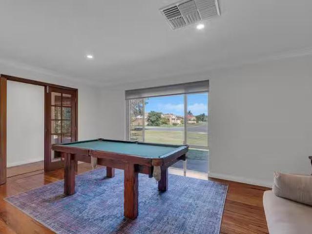 Deal! 7 Triton Avenue, Waikiki, WA 6169