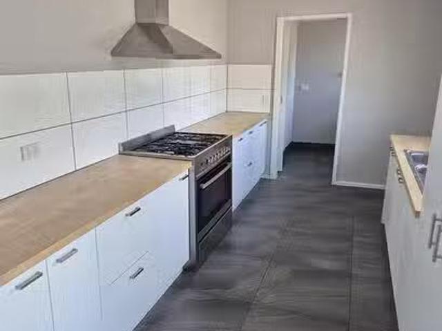 Rental! 7 Tudor Place, Melton West, VIC 3337