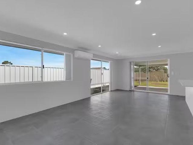 Cozy 84 Westaway Road, Pinjarra, WA 6208