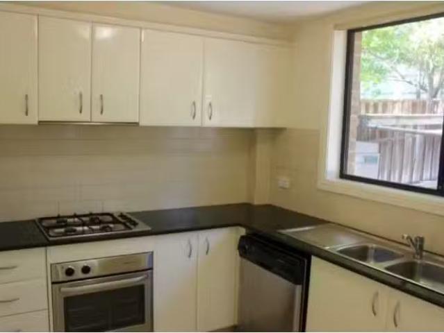 Cozy 8/4 6 Conie Avenue, Baulkham Hills Townhouse for rent Li.
