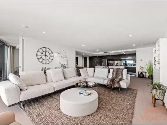 Just in! 85/11 Trevillian Quay, Kingston Apartment for rent L.