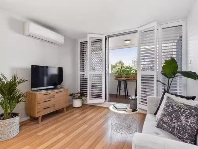 Charming 85/12 Wall Street, Maylands, WA 6051