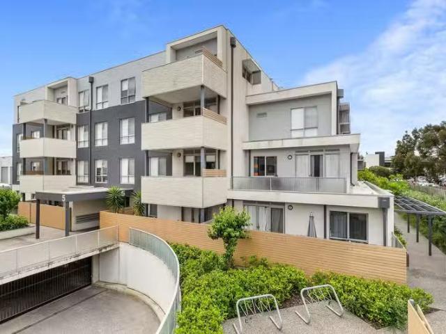 Just in! 8/5 Sandbelt Close, Heatherton VIC 3202