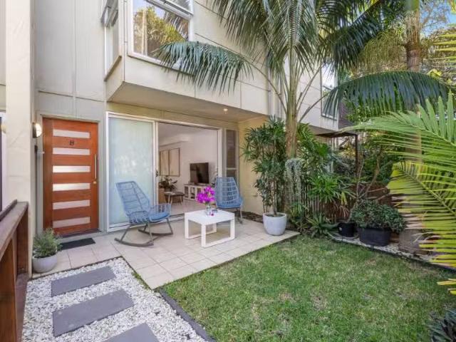 Nice 8/5 9 Kamala Crescent, CASUARINA Townhouse for rent List.
