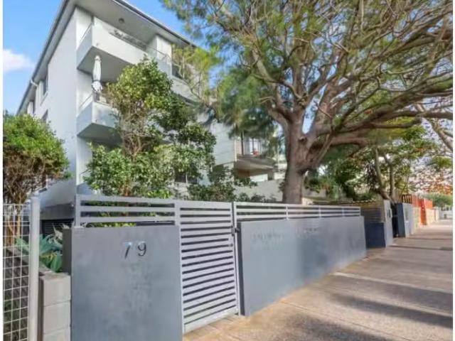 For Rent! 8/79 Roscoe Street, Bondi Beach Apartment for rent.
