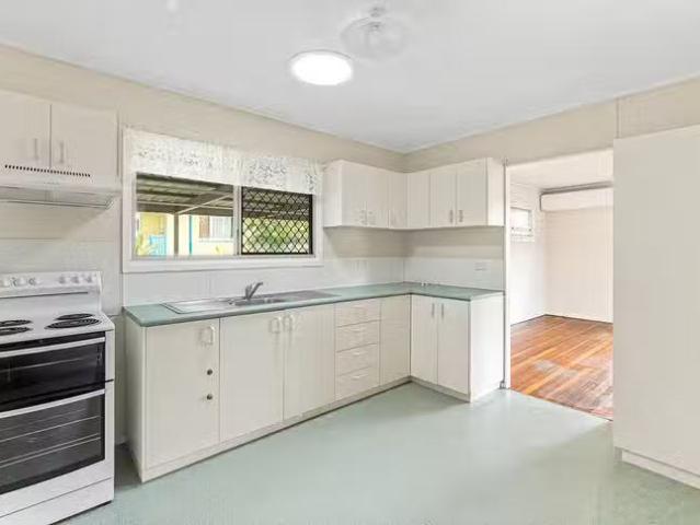 Deal! 87 Diamond Street, Riverview, QLD 4303
