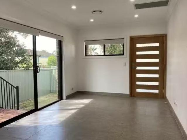 Cheap 87A Sandra Street, Woodpark, NSW 2164
