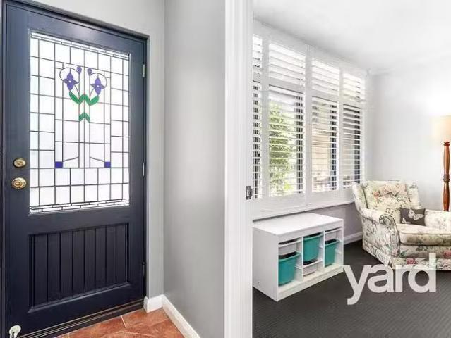 Deal! 8/8 10 Pensioner Guard Road, North Fremantle, WA 6159