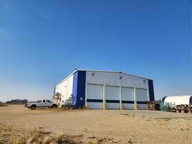 New 8901 99 Street, Clairmont, AB, T0H 0W0 commercial for le.