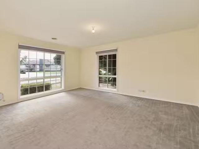 Deal! 89 Parer Road, Airport West VIC 3042