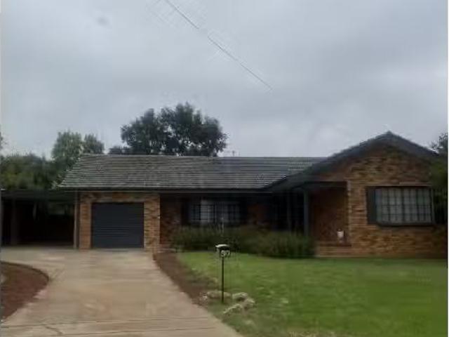 Cheap 80 Blumer Avenue, GRIFFITH House for rent Listed by Kyl.