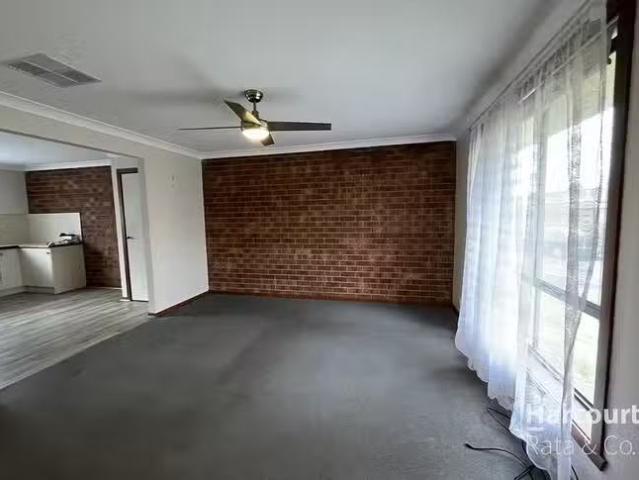 Charming 8/10 Cooper Street, Epping, VIC 3076