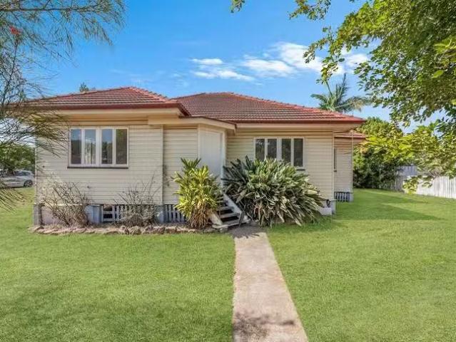 Cozy 81 Blackall Street, Basin Pocket, QLD 4305