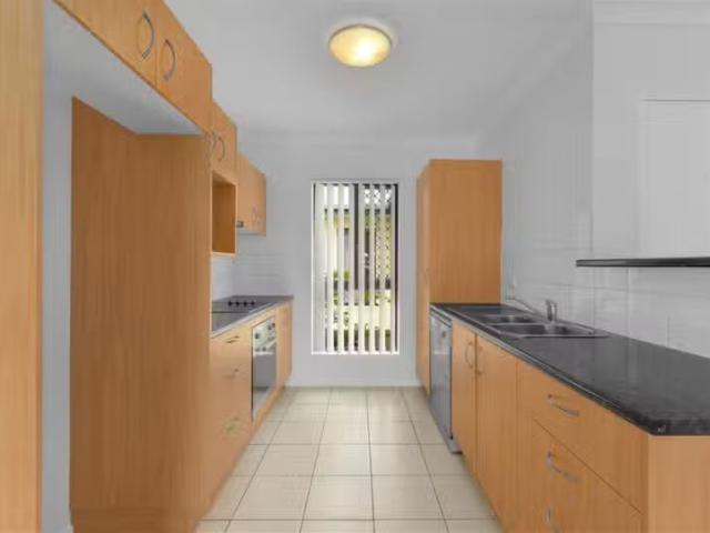 Cozy 8/344 Zillmere Road, Zillmere, QLD 4034