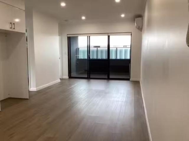 Just in! 8/38 Morago Crescent, Cloverdale, WA 6105
