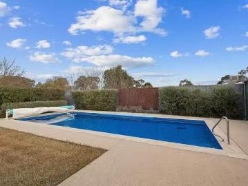 Just in! 8 10 Uxbridge Street, Strathfieldsaye, VIC 3551