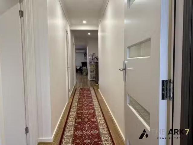 Just in! 8 Castle Road, Thornhill Park, VIC 3335