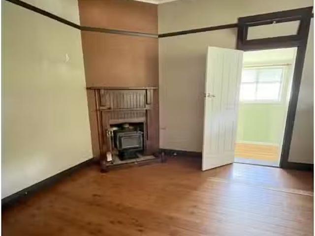 For Rent! 8 Baronga Street, COWRA House for rent Listed by Ta.