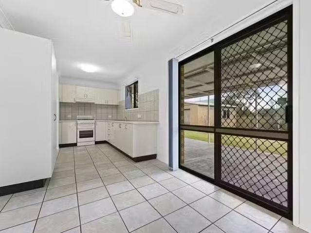 For Rent! 8 Barooga Court, Wilsonton Heights, QLD 4350