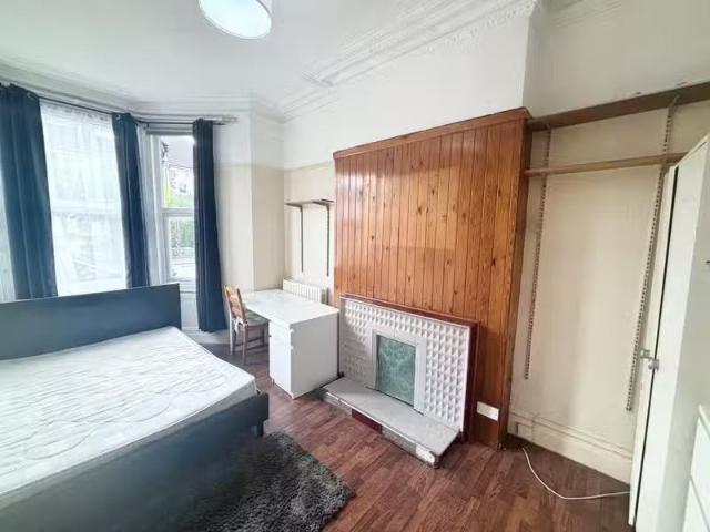 Cheap 8 bedroom house for rent in Cranbrook Road, Bristol, BS6