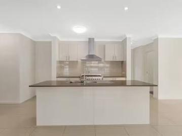 Cozy 8 Brown Street, Moggill, QLD 4070