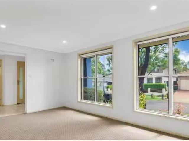 For Rent! 8 Drummond Avenue, ROPES CROSSING House for rent Li.