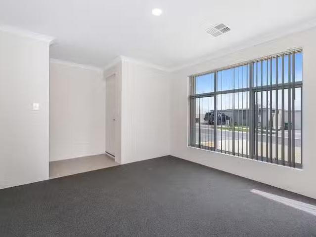 For Rent! 8 Elderflower Way, Alkimos, WA 6038